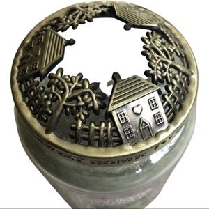 Yankee Candle “Home Sweet Home” Candle Topper